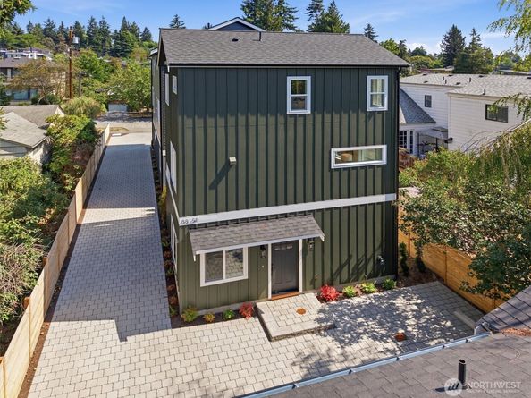 8815 Densmore Avenue N B, Seattle WA 98103