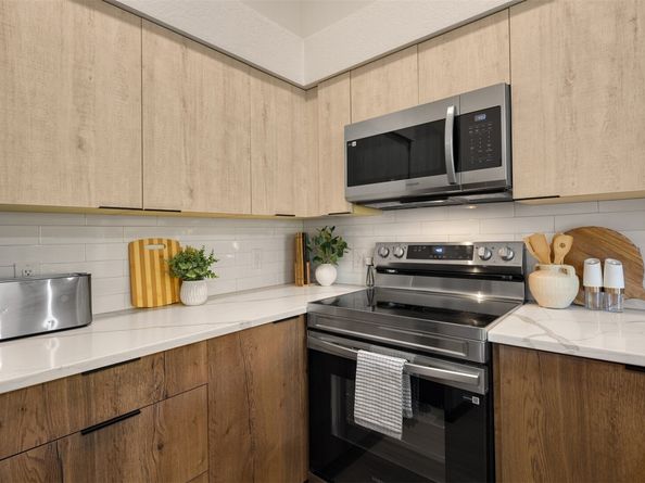 202 Mountain Park Boulevard SW B303, Issaquah WA 98027