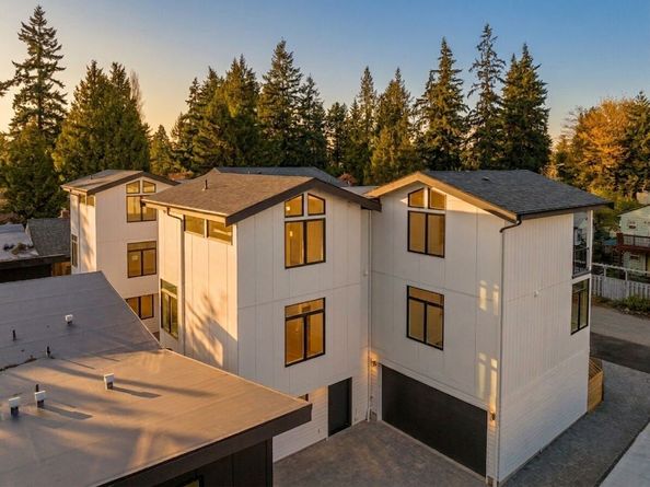 14037 B Densmore Avenue N B, Seattle WA 98133