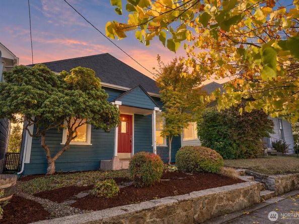 743 N 74th Street, Seattle WA 98103