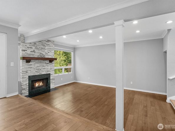 2958 Kennewick Pl Place NE, Renton WA 98056
