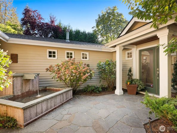 6720 W Mercer Way, Mercer Island WA 98040