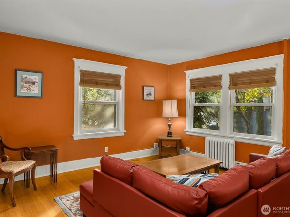 516 E Thomas Street 102, Seattle WA 98102