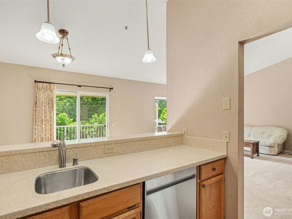 202 Mountain Park Boulevard B303, Issaquah WA 98027