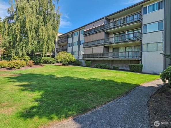 2500 81st Avenue SE 329, Mercer Island WA 98040