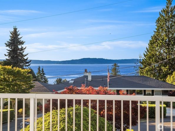 8308 Frederick Place, Edmonds WA 98026