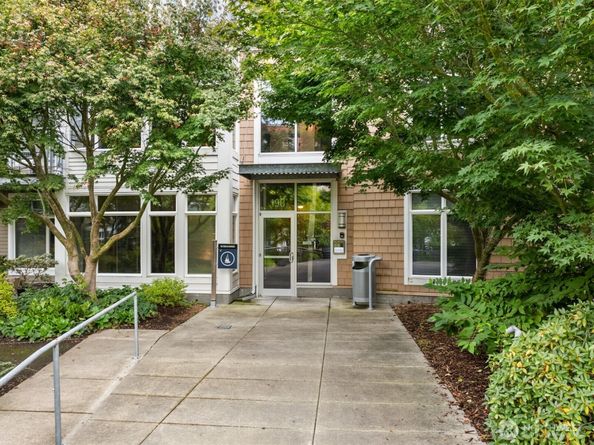 190 Harbor Square Loop NE C 331, Bainbridge Island WA 98110