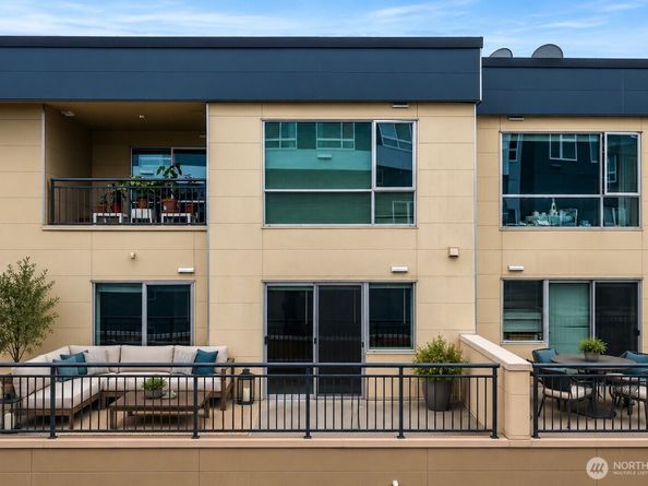 321 10th Avenue S 610, Seattle WA 98104