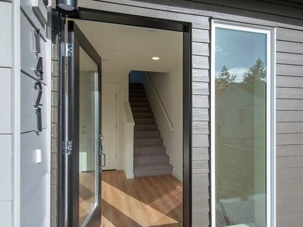 1421 SW 111th Lane, Seattle WA 98146
