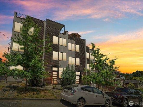 2852 SW Nevada Street, Seattle WA 98126