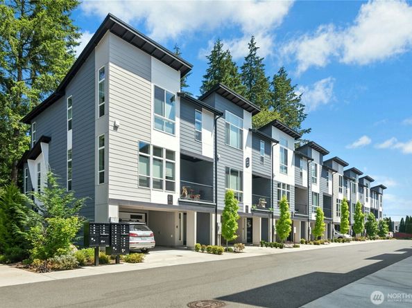 13710 Ash Way B7, Everett WA 98204