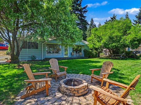 5669 Kitsap Way, Bremerton WA 98312