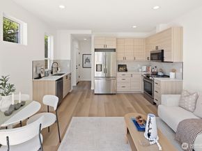 332 NE 90th Street, Seattle WA 98115