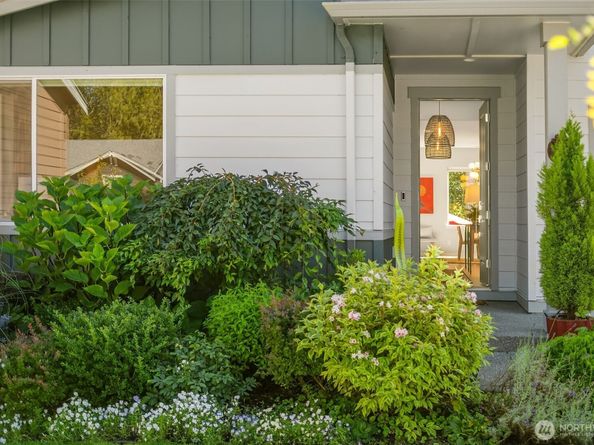 2447 NE Athlon Court, Poulsbo WA 98370