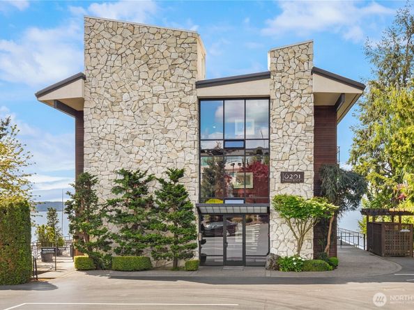 6201 Lake Washington Boulevard NE 208, Kirkland WA 98033
