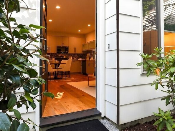 8527 Interlake Avenue N, Seattle WA 98103