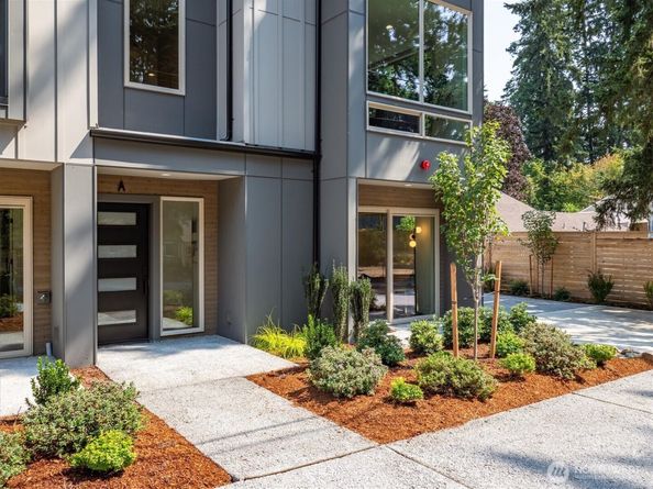 18032 A Sunnyside Avenue N, Shoreline WA 98133