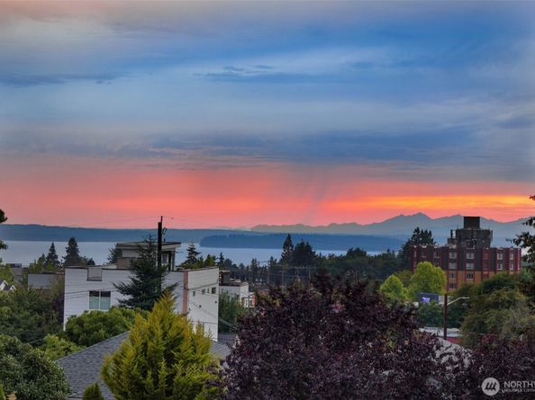 6340 40th Avenue SW, Seattle WA 98136