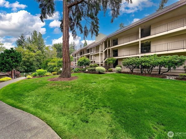 16929 Inglewood Road NE C302, Kenmore WA 98028
