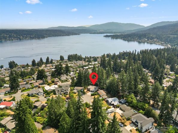 16639 SE 26th Place, Bellevue WA 98008