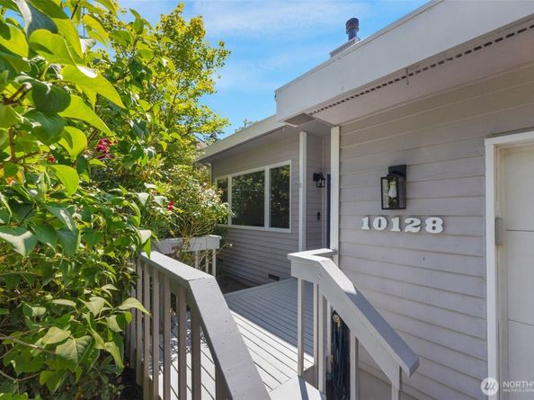 10128 63rd Place W, Mukilteo WA 98275