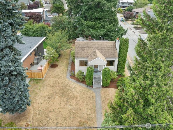 9002 2nd Avenue NE, Seattle WA 98115