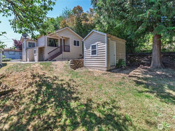 1906 14th Street, Bremerton WA 98337