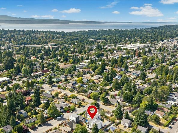 9242 Dayton Avenue N A, Seattle WA 98103