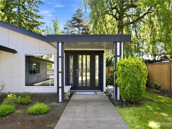 1820 101st Avenue NE, Bellevue WA 98004