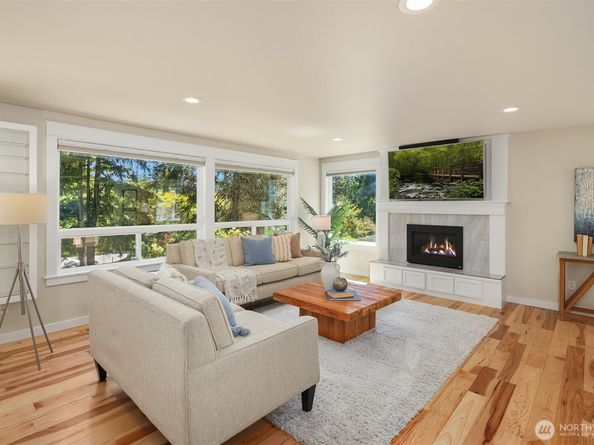 525 Mount Everest Lane SW, Issaquah WA 98027