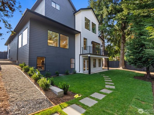 1626 172nd Avenue NE, Bellevue WA 98008