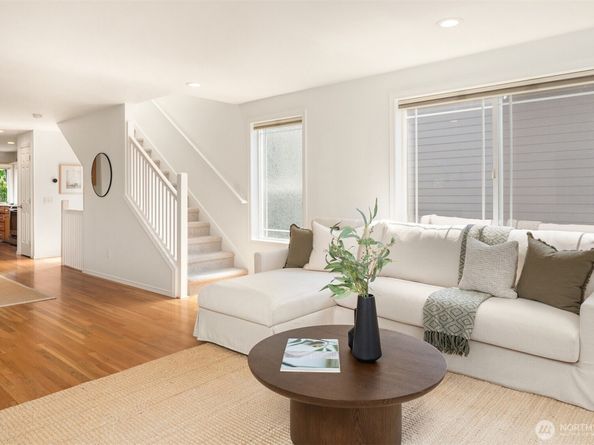 4054 54th Avenue SW, Seattle WA 98116