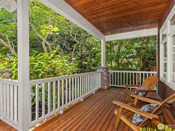 687 Tiffany Meadows Drive NE, Bainbridge Island WA 98110