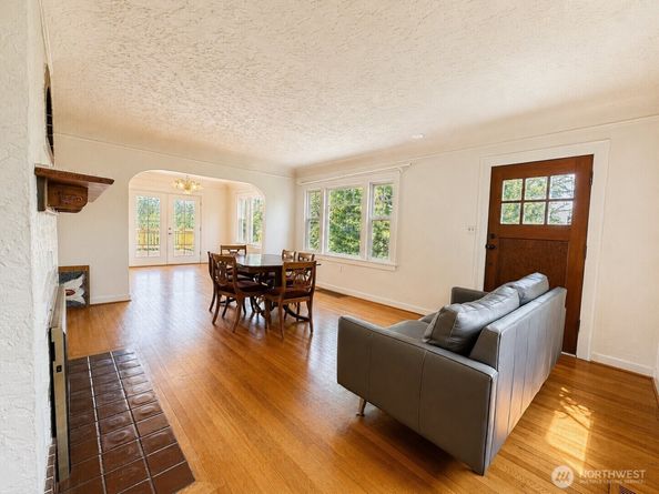 11711 82nd Avenue S, Seattle WA 98178