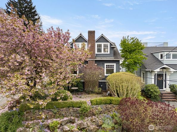 114 Queen Anne Drive, Seattle WA 98109