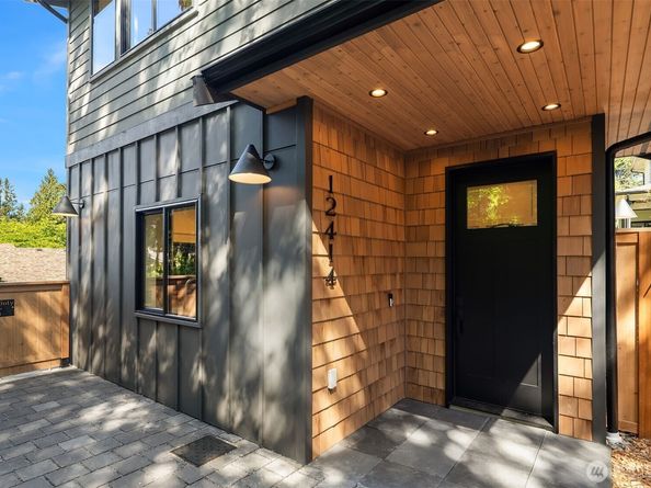 12414 NE 72nd Street, Kirkland WA 98033
