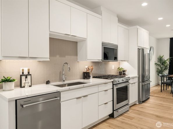 13365 NE 175th Place 31, Woodinville WA 98072