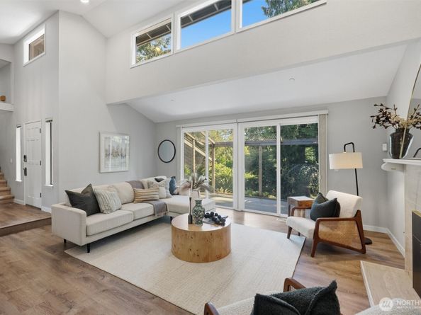 2209 W Lake Sammamish Parkway NE, Redmond WA 98052