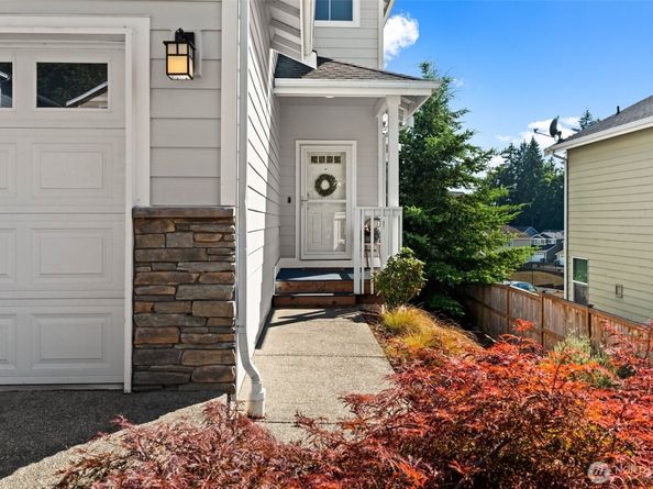 736 Freedom Court SE, Port Orchard WA 98366