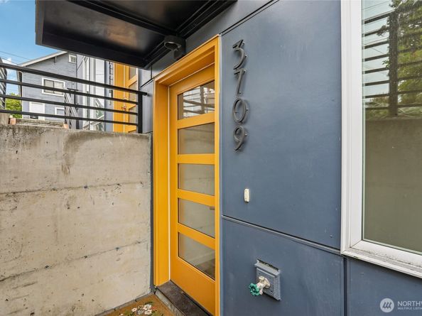 3709 S Dakota Street, Seattle WA 98118