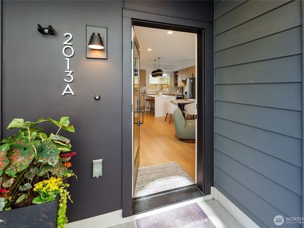 2013 A NW 64th Street, Seattle WA 98107