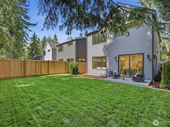 10026 Slater Avenue NE, Kirkland WA 98033