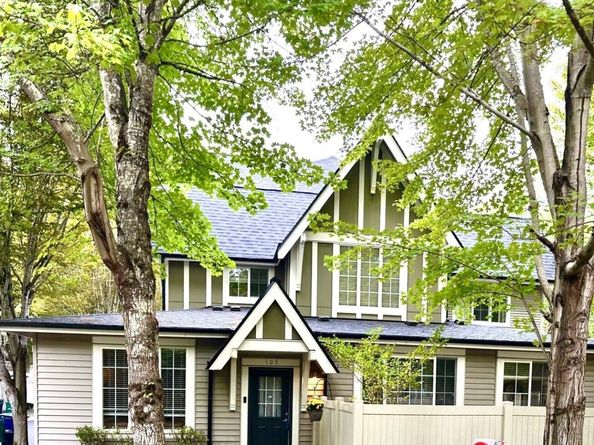 18282 NE 97th Way 105, Redmond WA 98052