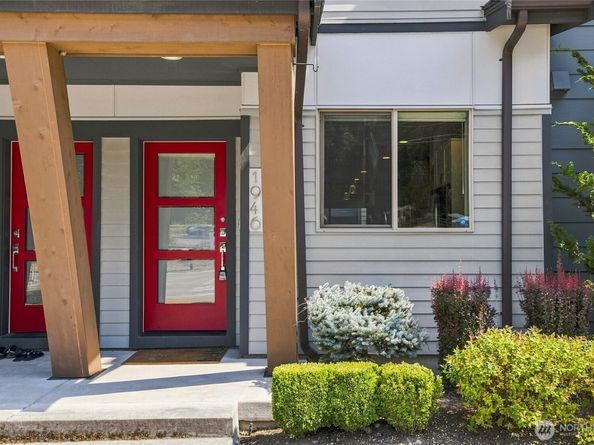 1946 Newport Way NW 16, Issaquah WA 98027