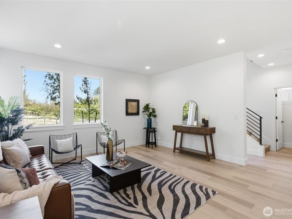 9323 Marcus Avenue S, Seattle WA 98118