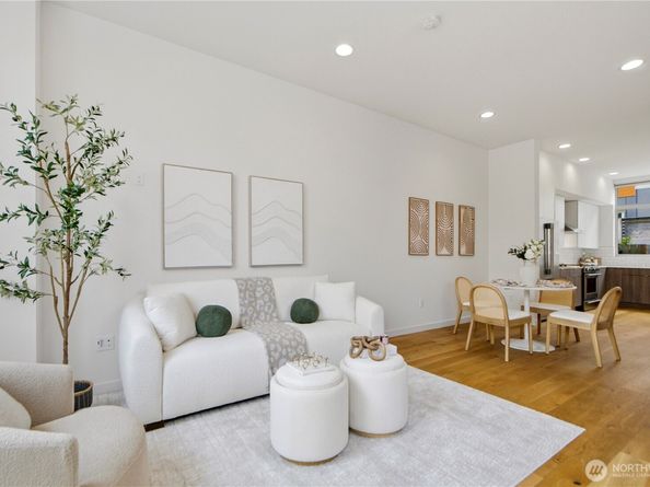 3043 C 21st Avenue W, Seattle WA 98199