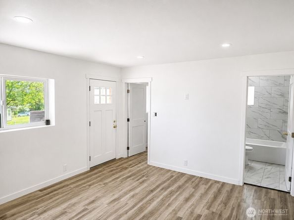 13055 33rd Avenue S, Tukwila WA 98168