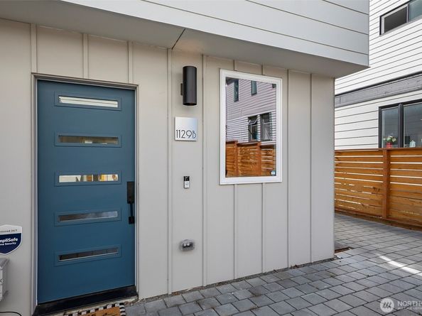 1129 NW 61st B, Seattle WA 98107