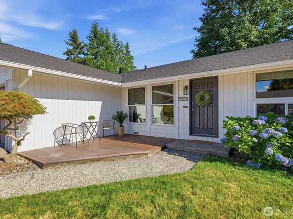 9925 NE 204th Place, Bothell WA 98011
