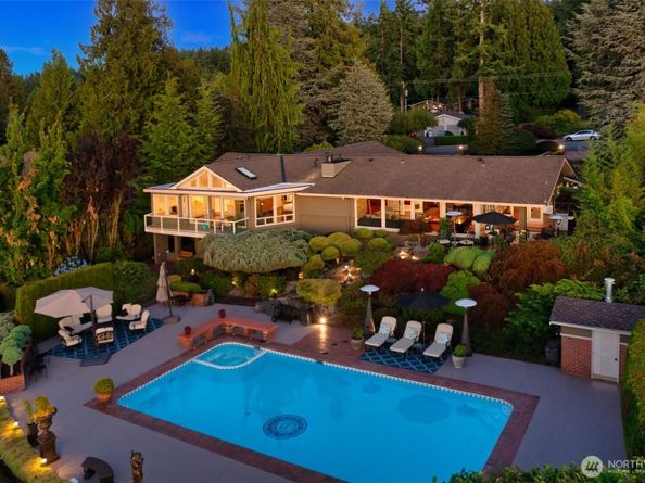 8723 Talbot Road, Edmonds WA 98026